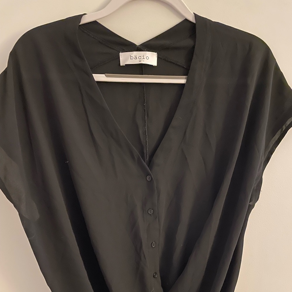 Black flowy button blouse - Medium